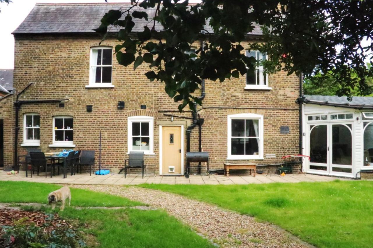 Lee Valley Lodge Cheshunt Exterior foto