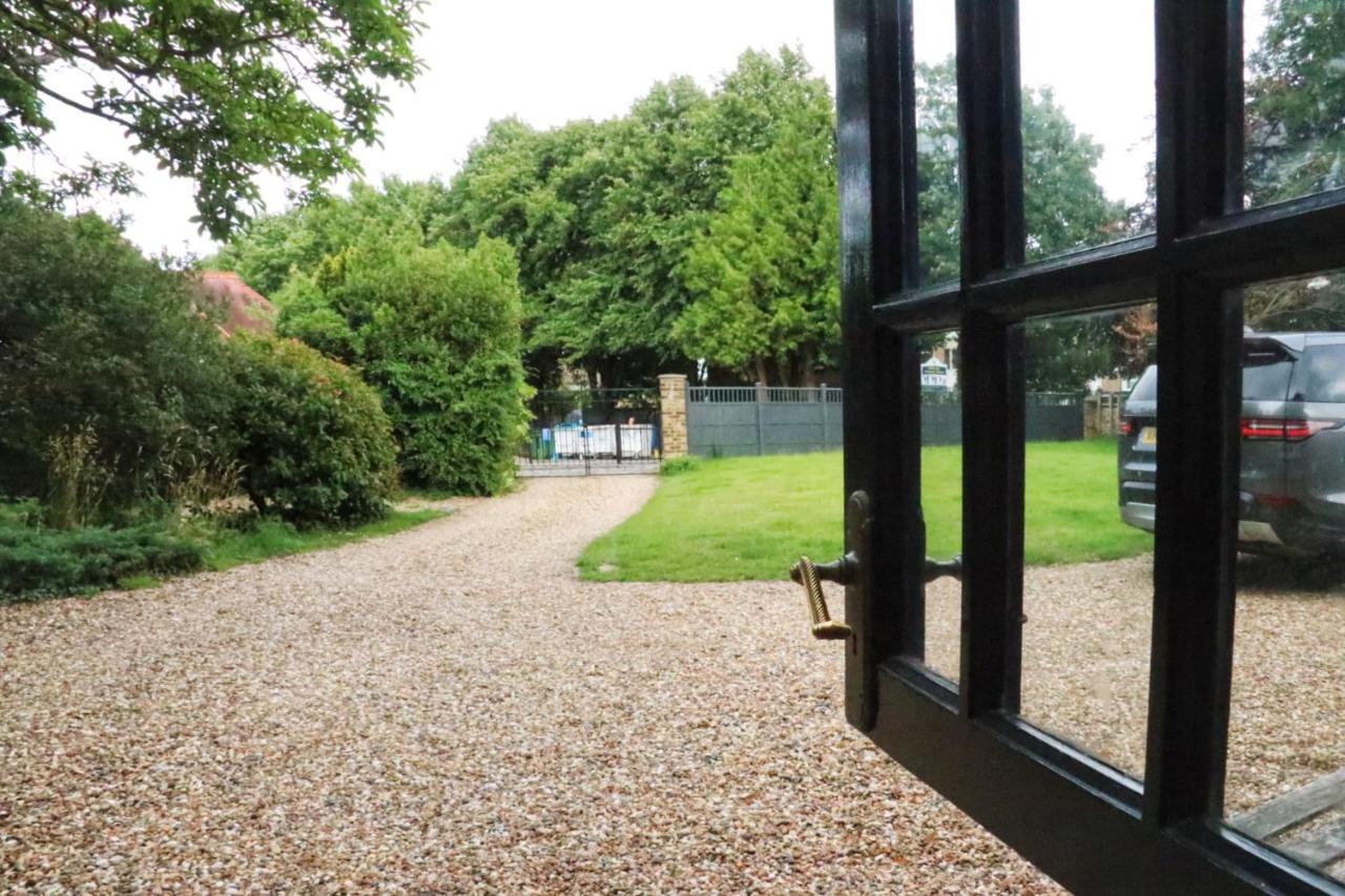 Lee Valley Lodge Cheshunt Exterior foto