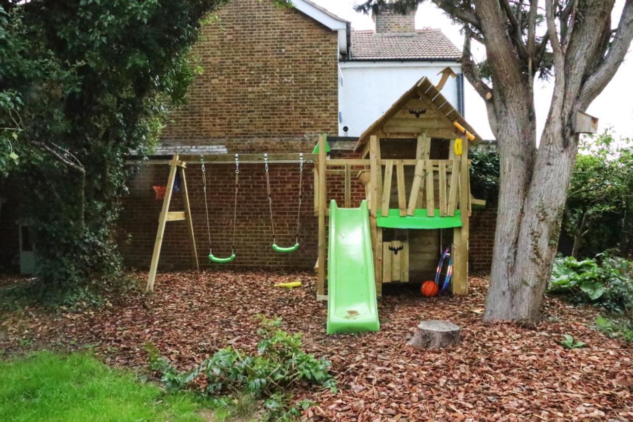 Lee Valley Lodge Cheshunt Exterior foto